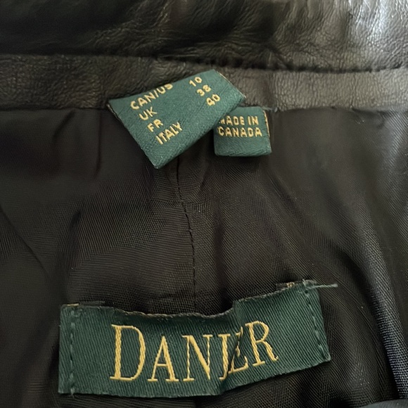 Danier Black Leather Pants Flat Front Boot Cut size 6 - Picture 4 of 9